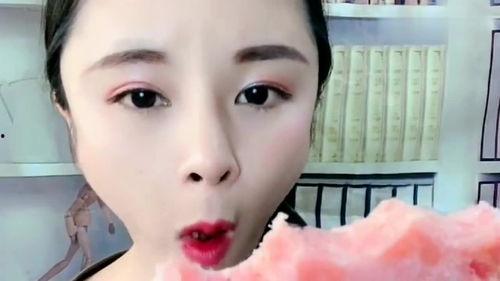 美女吃瓜网红事件,揭秘网络红人背后的真相与争议