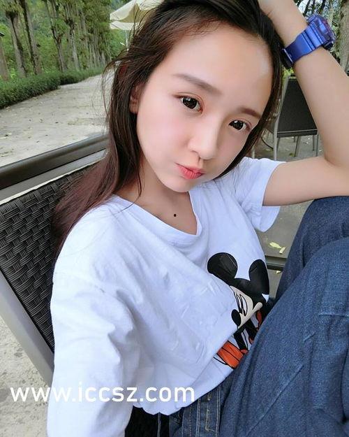 吃瓜女网红康县,揭秘网络红人的幕后生活