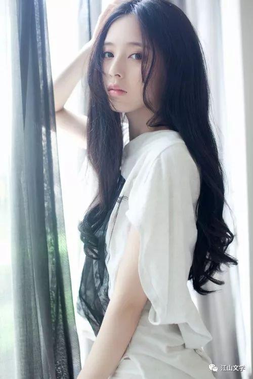 网曝吃瓜校花小说